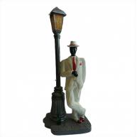 Z&eacute; Pelintra No Poste Em Resina 33 CM